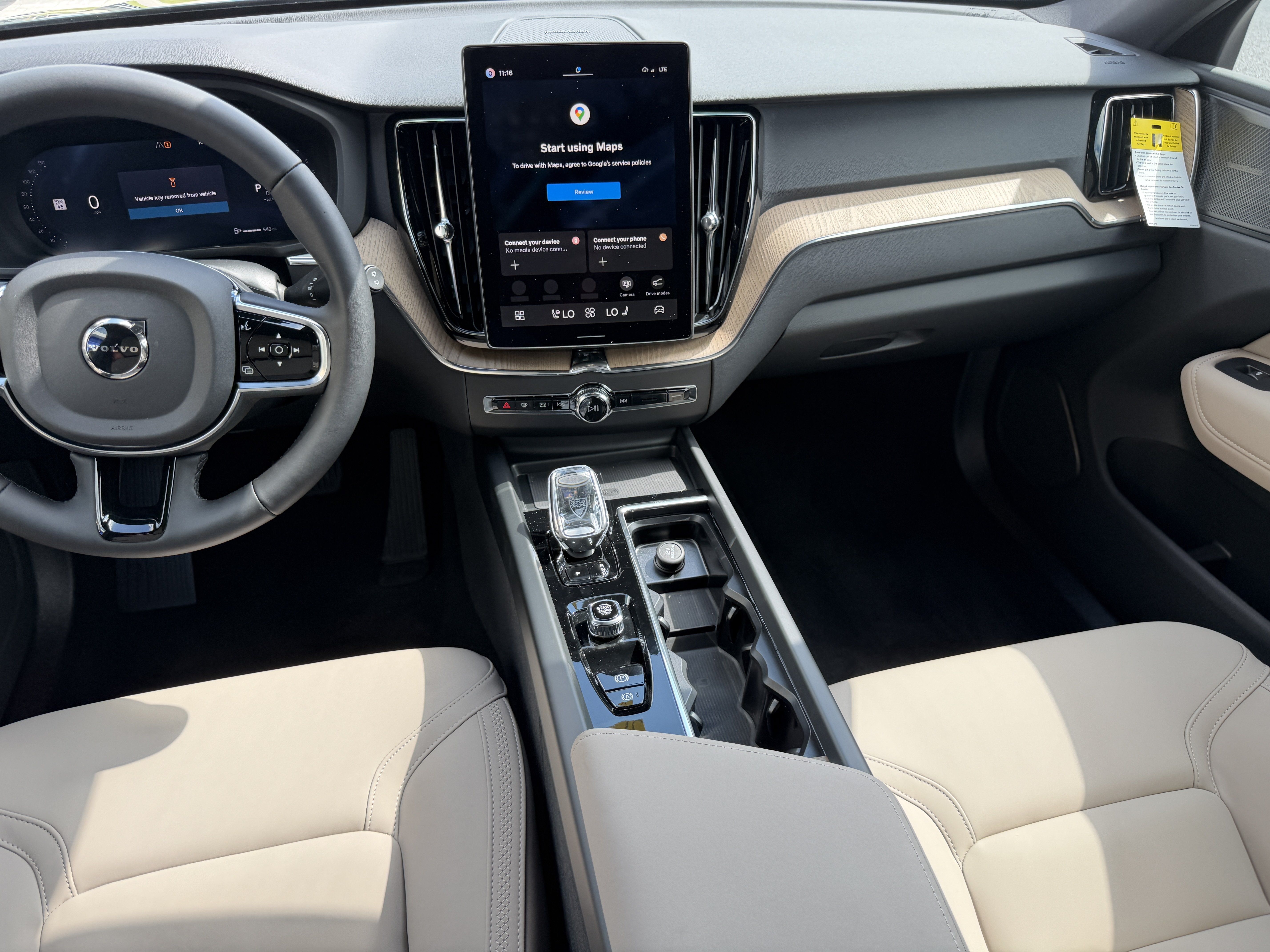 New 2027 Volvo XC60 B5 Plus AWD/4WD image 14