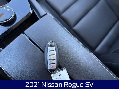 Used 2021 Nissan Rogue SV image 27