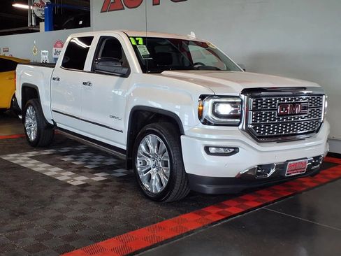 Used 2017 GMC Sierra 1500 Denali w/ Denali Ultimate Package AWD/4WD image 2