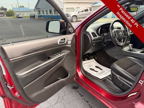 Used 2020 Jeep Grand Cherokee Altitude AWD/4WD image 12