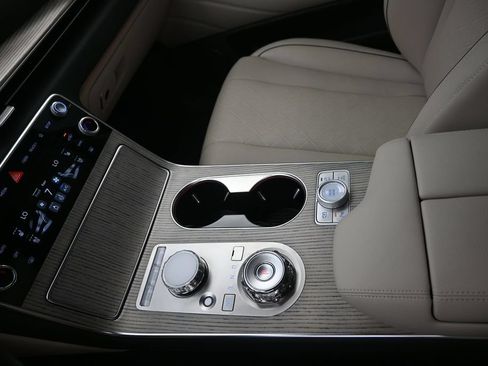Used 2025 Genesis GV80 3.5T Advanced AWD/4WD image 19