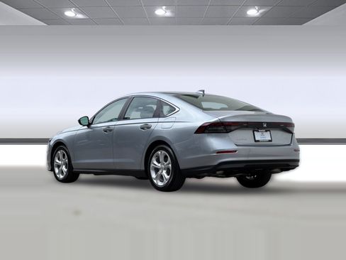 Certified 2025 Honda Accord LX image 3