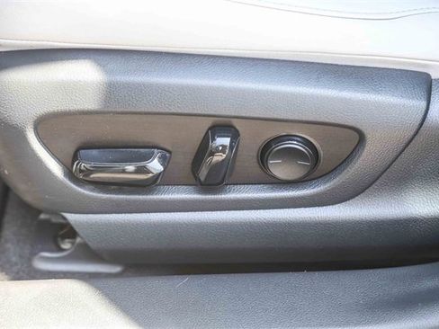 Used 2019 Lexus UX 200 image 22