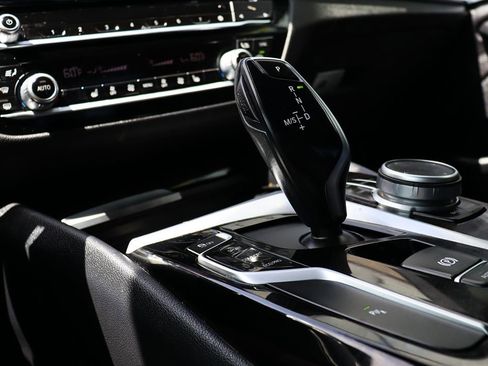 Used 2020 BMW 530i w/ Convenience Package RWD image 54