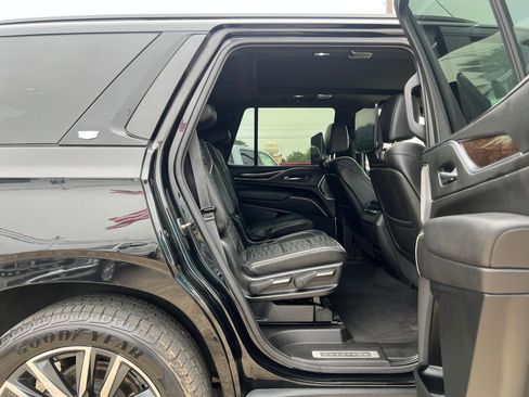 Used 2021 Cadillac Escalade Sport Platinum RWD image 11