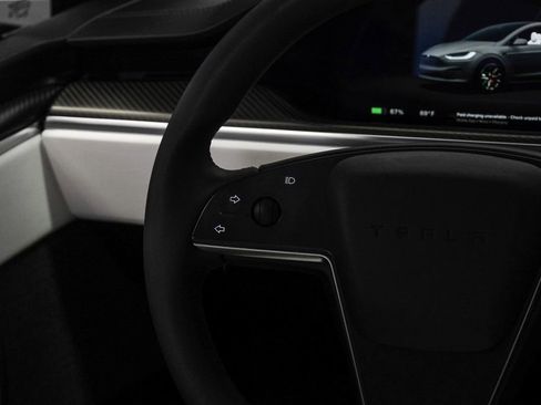 Used 2023 Tesla Model X Plaid image 23