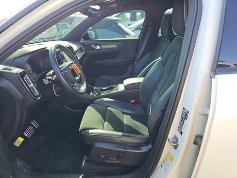Used 2021 Volvo XC40 P8 Recharge w/ Climate Package AWD/4WD image 3