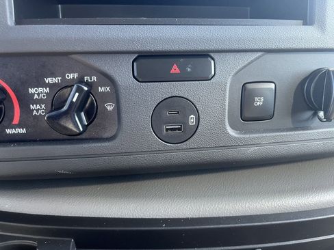 New 2024 Ford E-450 and Econoline 450 Super Duty w/ Power Windows & Locks Group image 26