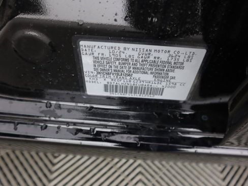 Certified 2025 Nissan Versa SR w/ Trunk Package image 32