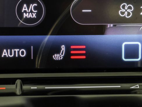 New 2026 Volkswagen Tiguan SE image 29