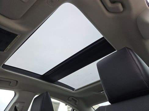 New 2025 Lexus ES 350 Ultra Luxury image 8