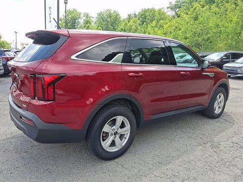 Used 2023 Kia Sorento LX AWD/4WD image 5