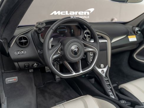 Used 2024 McLaren 750S Spider image 26