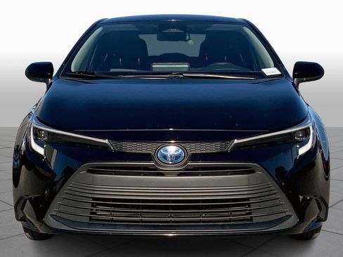 Used 2024 Toyota Corolla LE w/ LE Convenience Package image 3