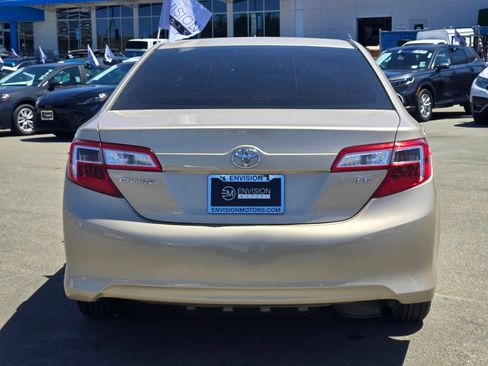 Used 2012 Toyota Camry LE FWD image 6