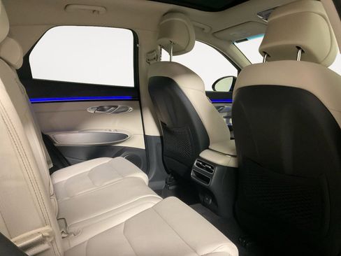 Used 2026 Genesis GV70 2.5T Select image 13