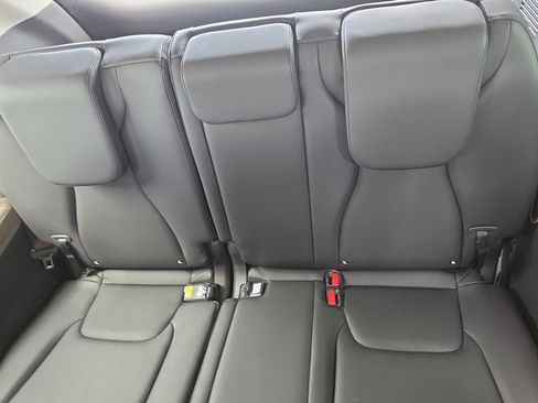 New 2027 Kia Carnival FWD image 17