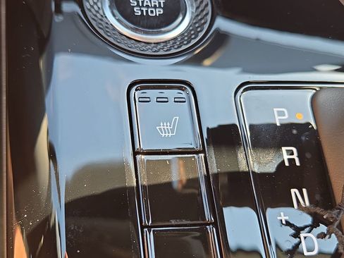 New 2025 Kia Niro EX Touring image 34