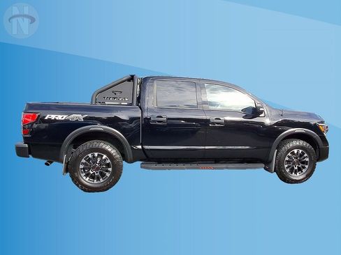 Used 2021 Nissan Titan PRO-4X w/ Pro-4x Convenience Package AWD/4WD image 18