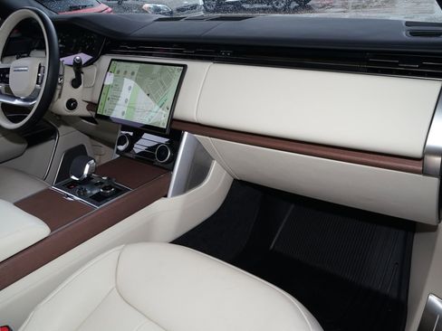 Used 2023 Land Rover Range Rover Autobiography image 5