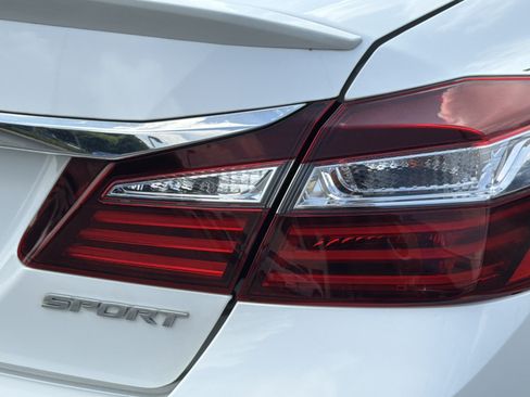 Used 2016 Honda Accord Sport image 26