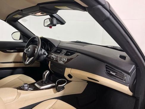 Used 2010 BMW Z4 sDrive35i image 29