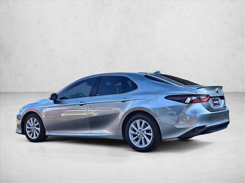 Used 2022 Toyota Camry LE FWD image 8