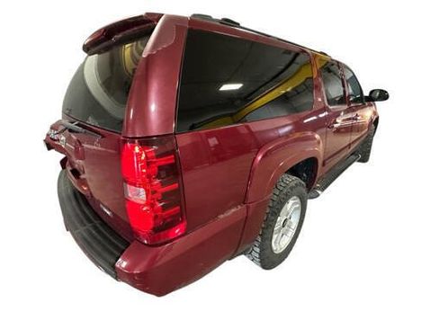 Used 2007 Chevrolet Suburban LT w/ LT Preferred Equipment Group AWD/4WD image 5