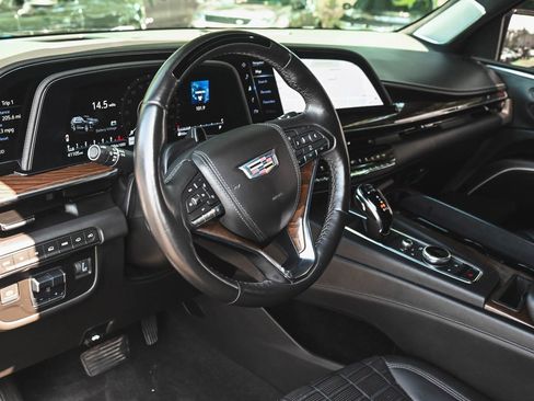 Used 2022 Cadillac Escalade Premium Luxury Platinum image 15