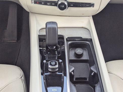 Used 2024 Volvo S60 B5 Plus image 23