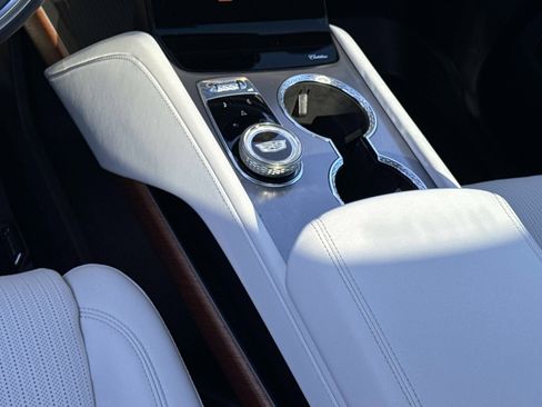 Certified 2026 Cadillac Vistiq Sport w/ LPO, Floor Liner Package image 5