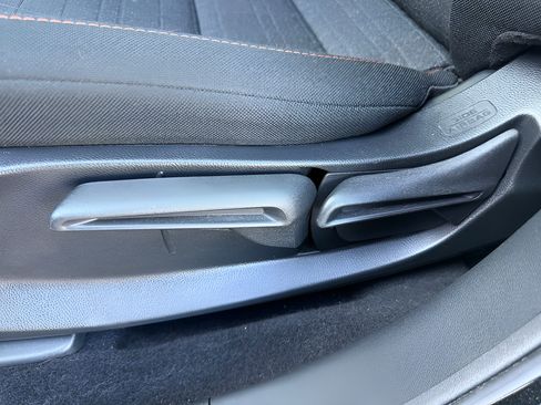 Certified 2025 Honda HR-V Sport image 11