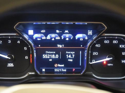 Used 2021 GMC Yukon Denali w/ Denali Ultimate Package image 32