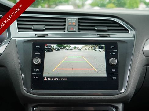 Used 2024 Volkswagen Tiguan SE FWD image 10