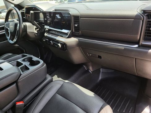Used 2024 Chevrolet Silverado 2500 LTZ AWD/4WD image 9