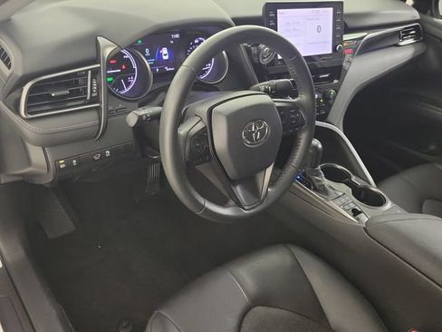 Used 2022 Toyota Camry XSE FWD image 19