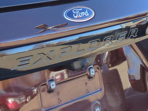 Used 2020 Ford Explorer ST w/ ST Street Pack image 18