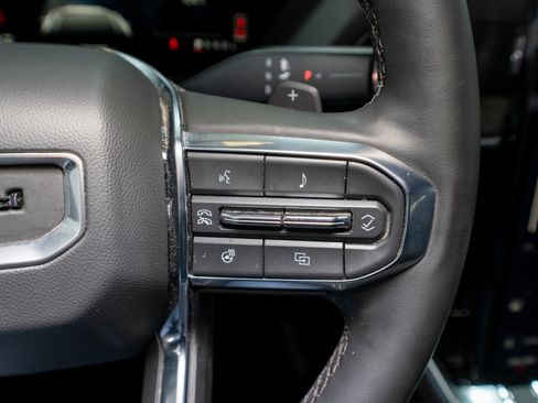 Used 2025 GMC Yukon Denali image 24