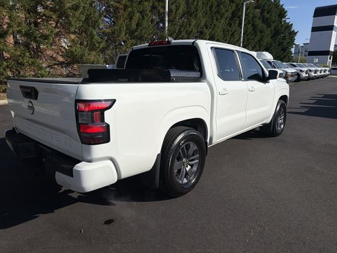 Used 2025 Nissan Frontier SV w/ SV Convenience Package RWD image 10
