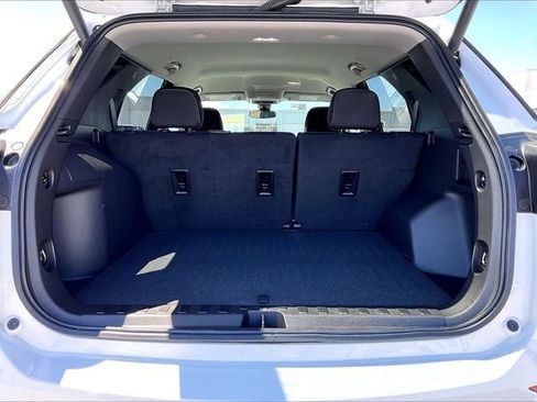 Used 2023 Chevrolet Equinox LT FWD image 28