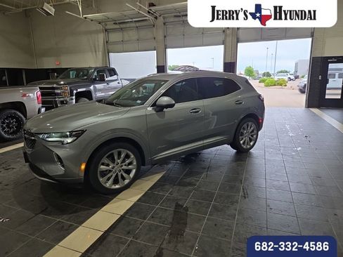 Used 2023 Buick Envision Avenir image 1