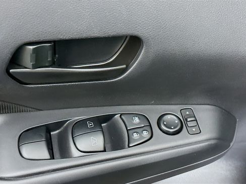 Used 2024 Nissan Kicks S image 15