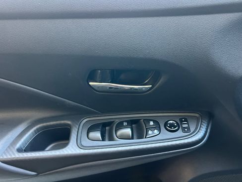 Used 2023 Nissan Versa SV FWD image 15