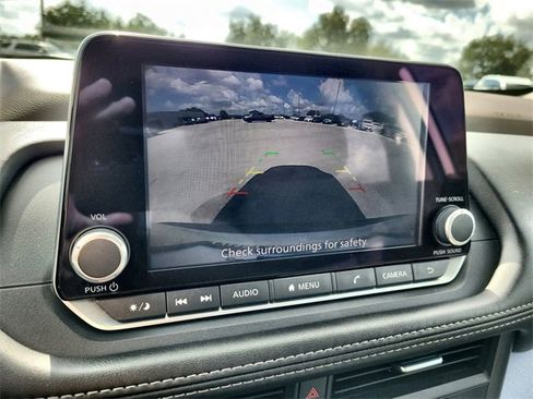 Used 2023 Nissan Rogue SV image 21