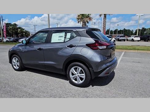 New 2025 Nissan Kicks Play S image 28