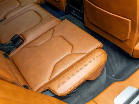 Used 2022 Lamborghini Urus image 54