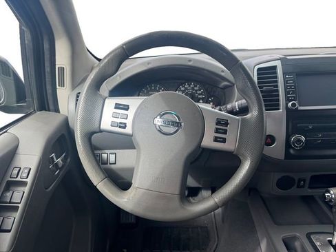 Used 2019 Nissan Frontier SV image 13