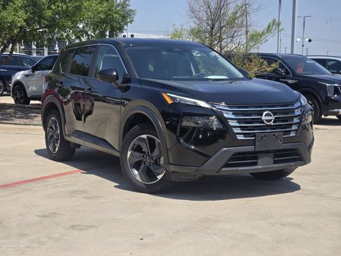 Used 2025 Nissan Rogue SV FWD image 1
