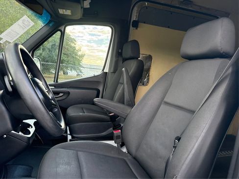 Used 2019 Mercedes-Benz Sprinter 170 Cargo image 9