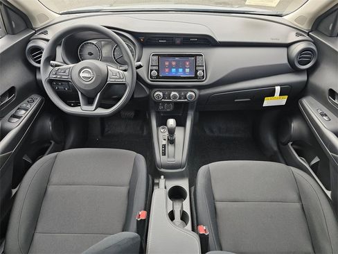 New 2025 Nissan Kicks Play S image 6